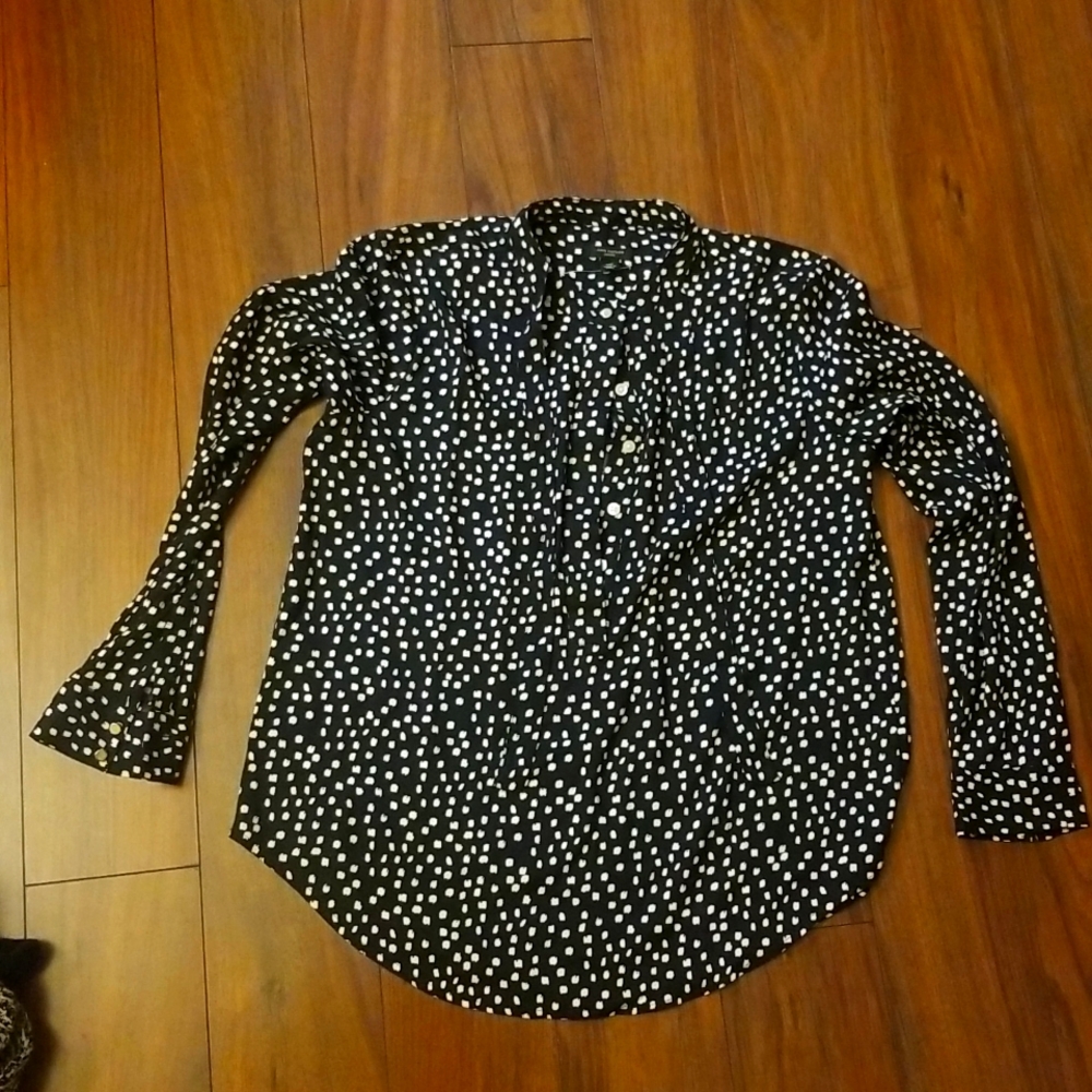 Anne taylor petite black with white dot button up